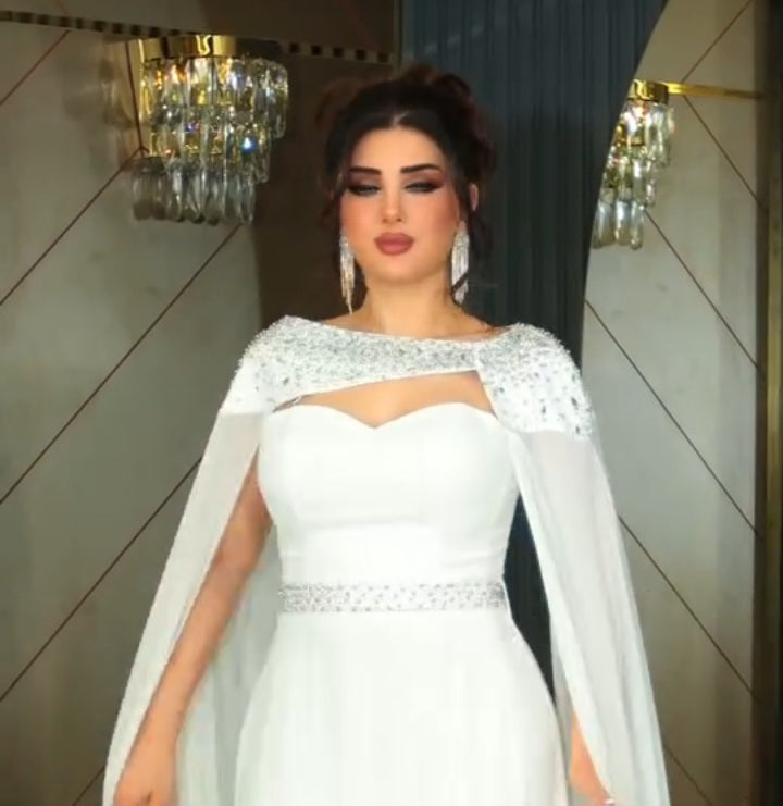فستان كلوش مع كاب